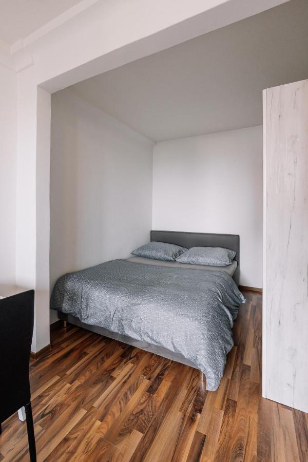 Cozy Apartment In Ruzinov Bratislava Luaran gambar