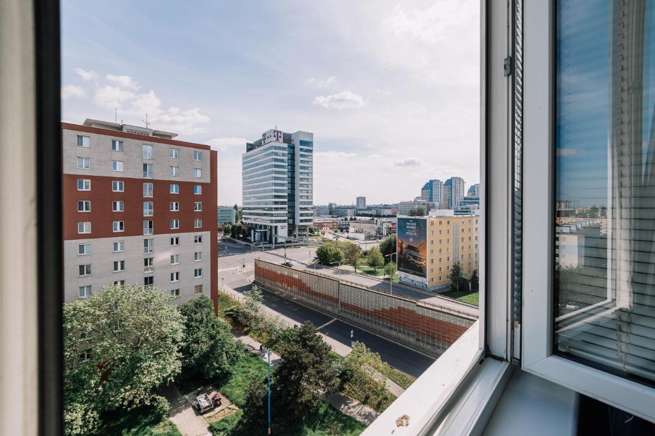 Cozy Apartment In Ruzinov Bratislava Luaran gambar